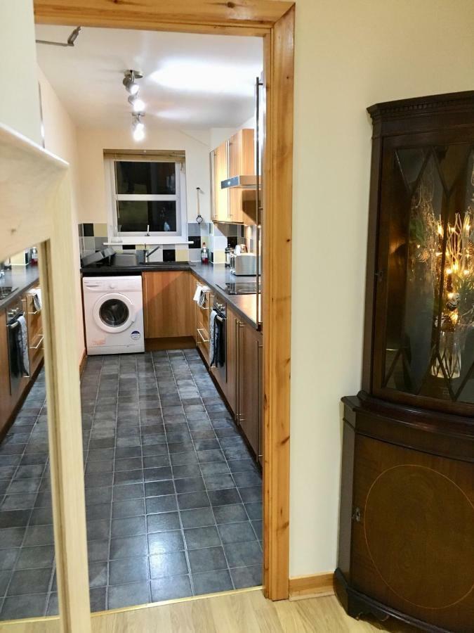 Azim And Suzi'S City Centre Apartment Inverness Exterior foto